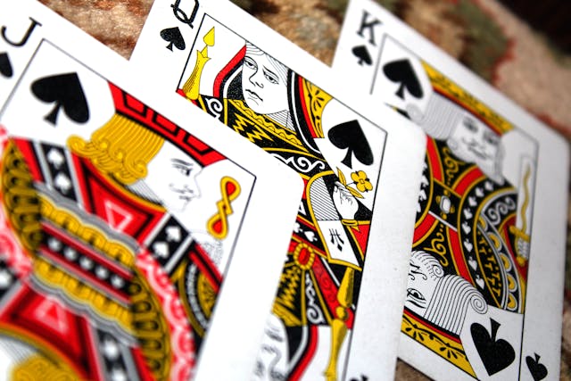 Understanding the Differences: Hearts vs Spades Card Game Analysis